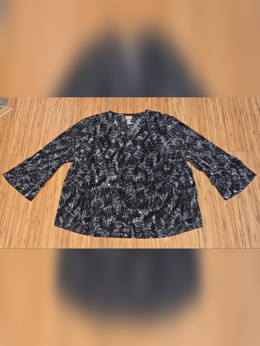 Chico's Black & White Abstract Print V-Neck Blouse